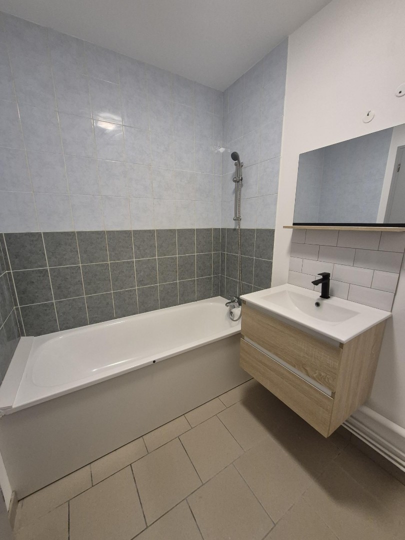 Location appartement à Neuville-Saint-Rémy