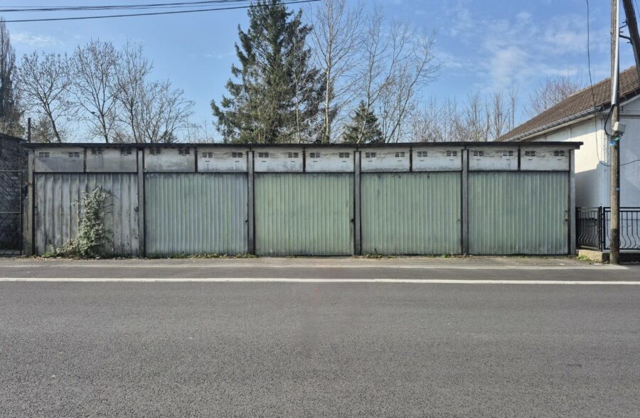 Location parking à Ferrière-La-Grande