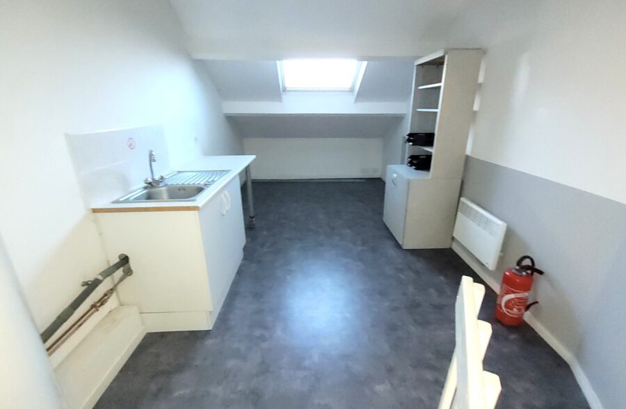 Location local à Ardres