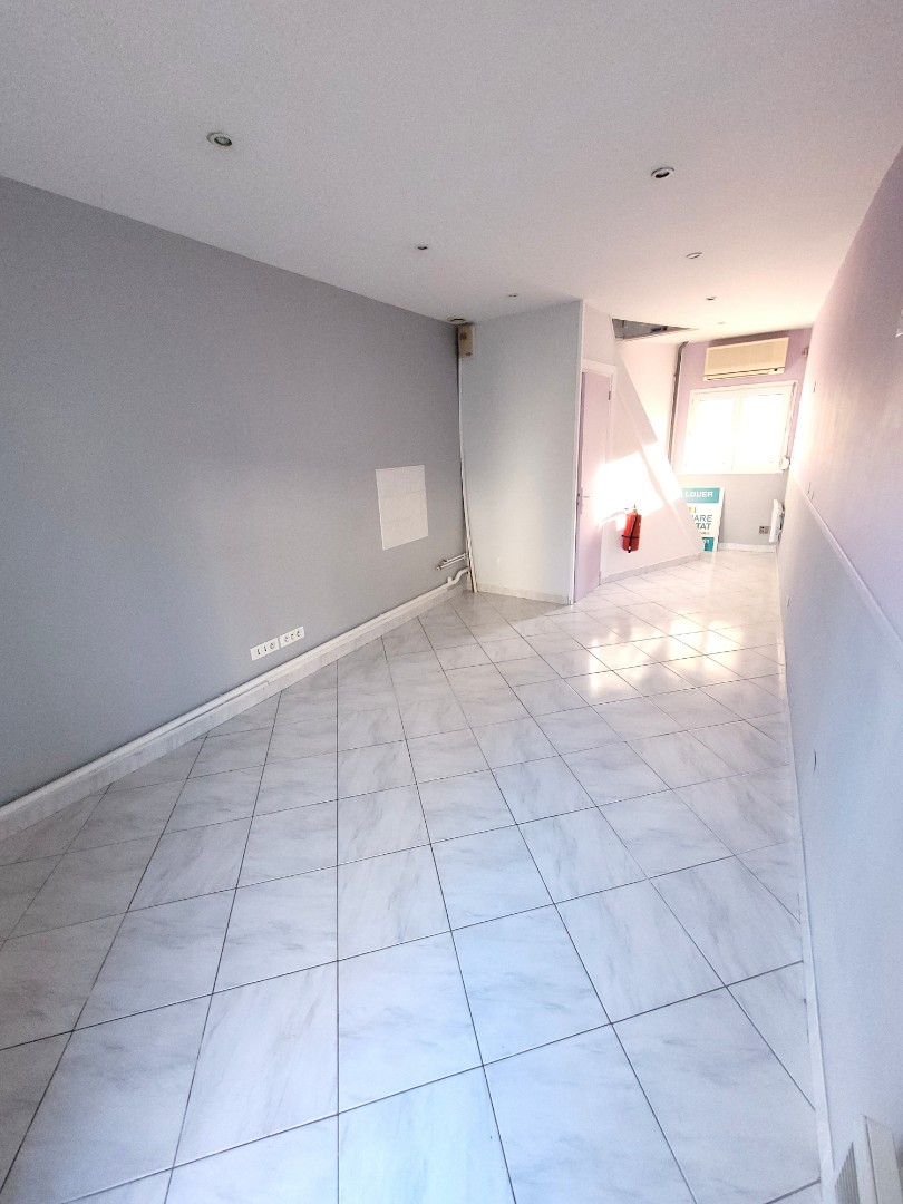 Location local à Ardres