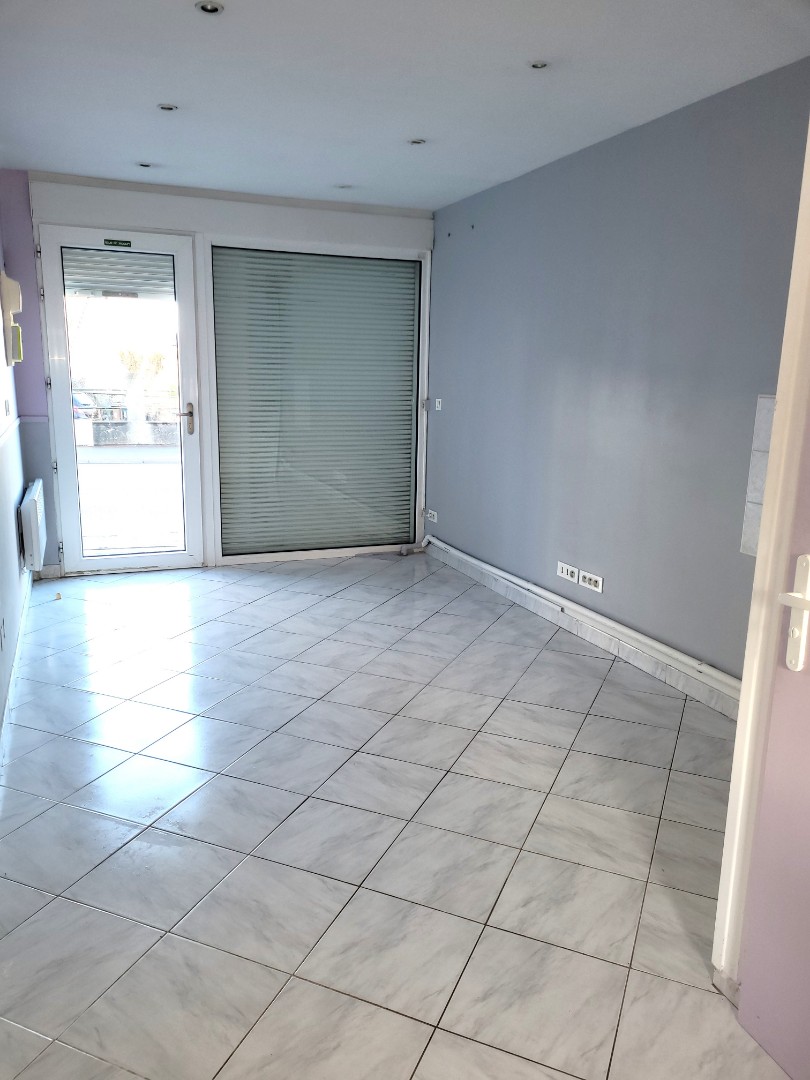 Location local à Ardres