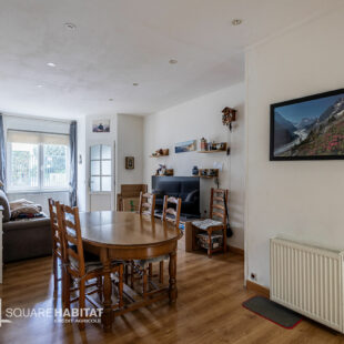 EXCLUSIVITÉ SQUARE HABITAT : MAISON 1930 – 3 CHAMBRES – JARDIN – SALLE JACQUES BREL