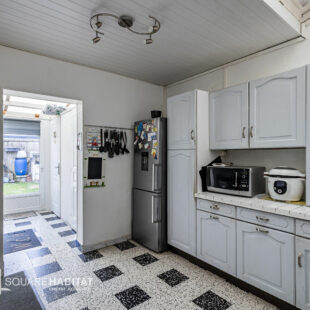 EXCLUSIVITÉ SQUARE HABITAT : MAISON 1930 – 3 CHAMBRES – JARDIN – SALLE JACQUES BREL