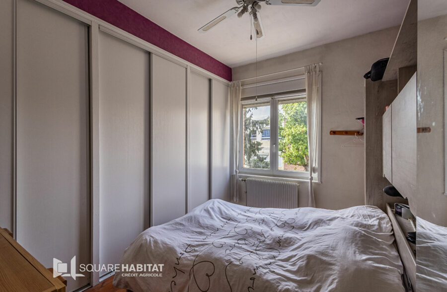 EXCLUSIVITÉ SQUARE HABITAT : MAISON 1930 – 3 CHAMBRES – JARDIN – SALLE JACQUES BREL