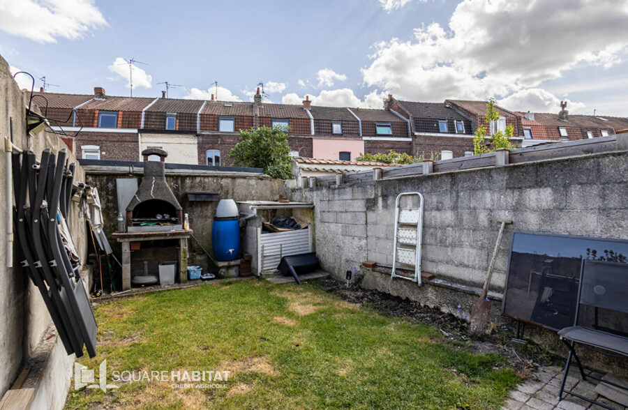 EXCLUSIVITÉ SQUARE HABITAT : MAISON 1930 – 3 CHAMBRES – JARDIN – SALLE JACQUES BREL