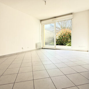 APPARTEMENT  1 CHAMBRE AVEC  TERRASSE ET GARAGE