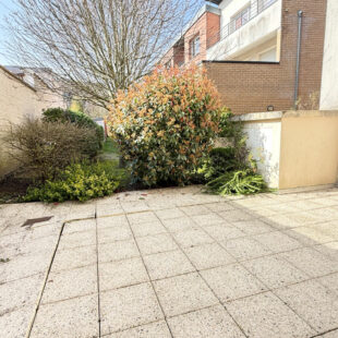 APPARTEMENT  1 CHAMBRE AVEC  TERRASSE ET GARAGE