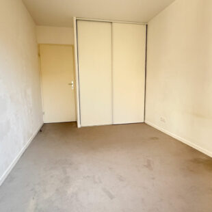 APPARTEMENT  1 CHAMBRE AVEC  TERRASSE ET GARAGE