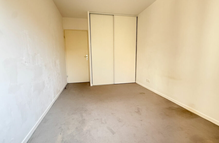 APPARTEMENT  1 CHAMBRE AVEC  TERRASSE ET GARAGE