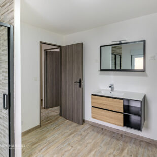 Charmant pavillon individuel moderne en village calme