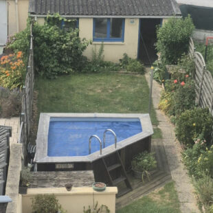 Maison rénovée avec jardin et garage