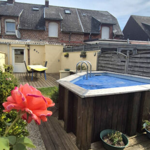 Maison rénovée avec jardin et garage