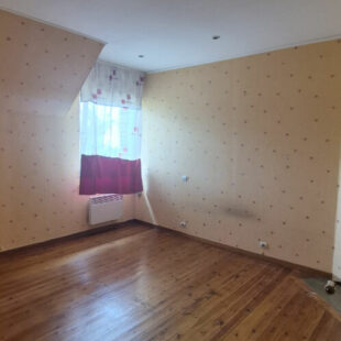 Maison rénovée avec jardin et garage