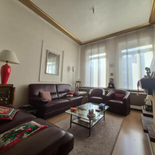 Semi bourgeoise 135m carré , 4 chambres proche du métro et tram