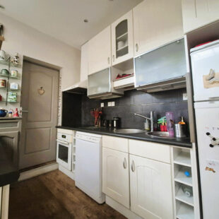 Semi bourgeoise 135m carré , 4 chambres proche du métro et tram