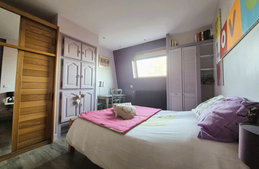 Semi bourgeoise 135m carré , 4 chambres proche du métro et tram