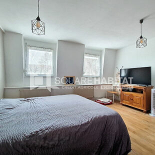 Superbe maison lumineuse, avec grand jardin, 2 chambres, située dans une rue calme.