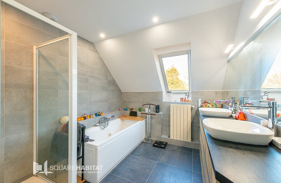 PAVILLON 5 CHAMBRES INDIVIDUELLE DE 190 M² ET SOUS SOL COMPLET &nbsp;Sous compromis&nbsp;