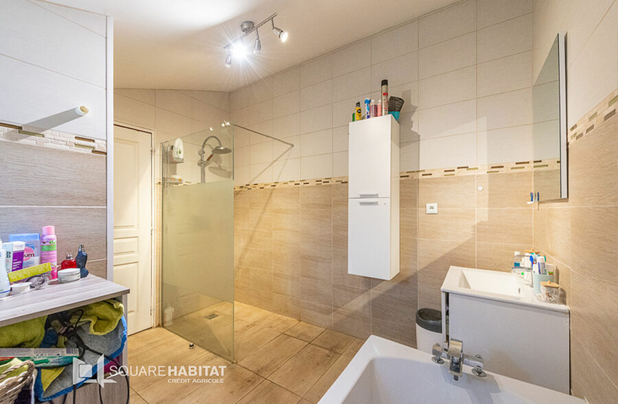 MAISON INDIVIDUELLE  4  CHAMBRES DE 105 M²