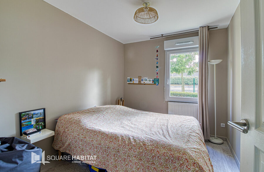 APPARTEMENT – CENTRE VILLE –  – 2 CHAMBRES – JARDINS – 1 PLACE DE PARKING – CAVE