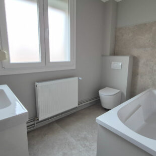 Semi plain-pied – 4 chambres – Garage – Jardin