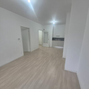 Superbe T2 avec loggia + 2 places de parking, Secteur prisé Gustave Delory, à 4 min de l’EDHEC !