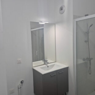 Superbe T2 avec loggia + 2 places de parking, Secteur prisé Gustave Delory, à 4 min de l’EDHEC !