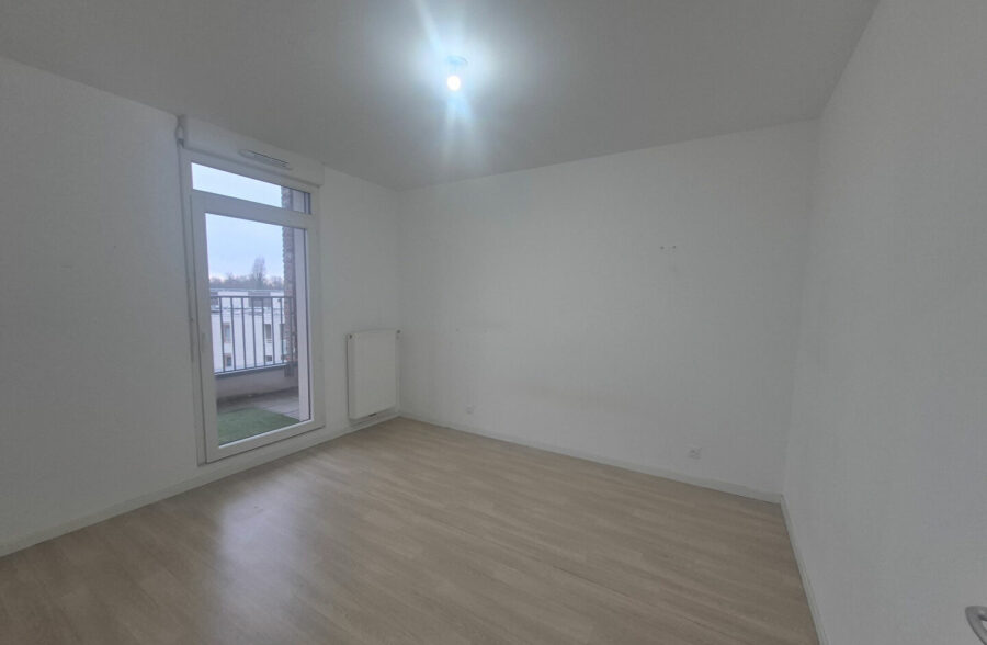 Superbe T2 avec loggia + 2 places de parking, Secteur prisé Gustave Delory, à 4 min de l’EDHEC !