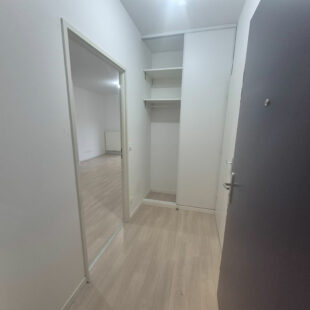 Superbe T2 avec loggia + 2 places de parking, Secteur prisé Gustave Delory, à 4 min de l’EDHEC !