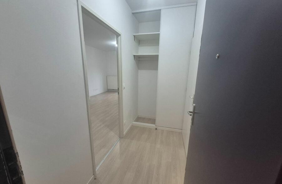 Superbe T2 avec loggia + 2 places de parking, Secteur prisé Gustave Delory, à 4 min de l’EDHEC !