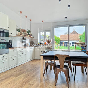 Magnifique maison totalement rénovée en 2016 : 3 chambres, jardin et garage.