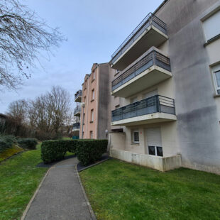 Appartement Lens 3 pièce(s) 54 m2  en rez de jardin+ place parking