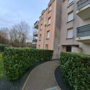 Appartement Lens 3 pièce(s) 54 m2  en rez de jardin+ place parking