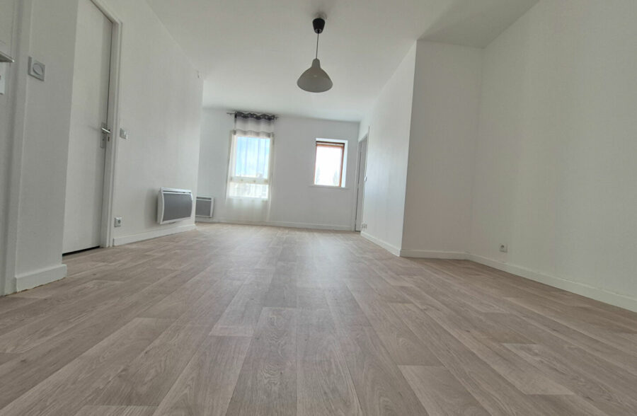 APPARTEMENT T2 avec ascenseur, parking couvert, cave
