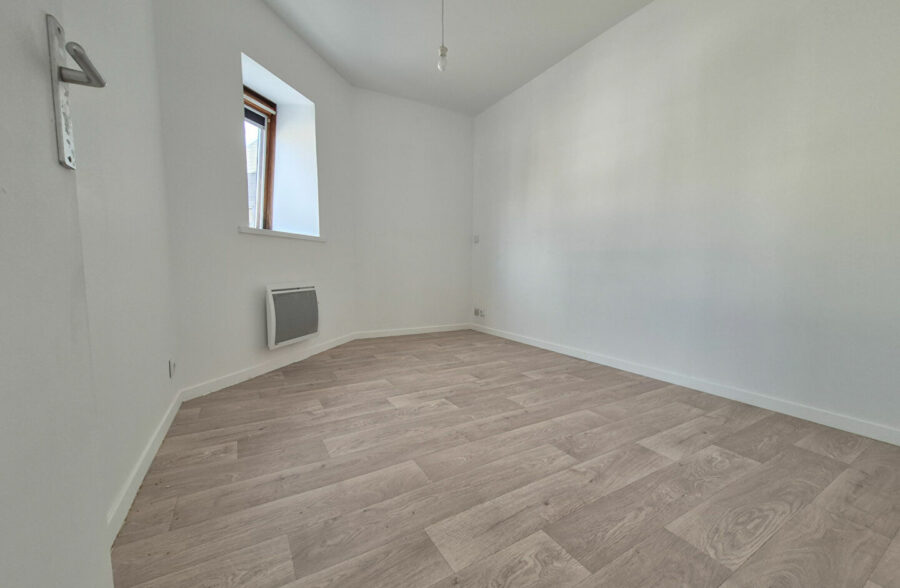 APPARTEMENT T2 avec ascenseur, parking couvert, cave