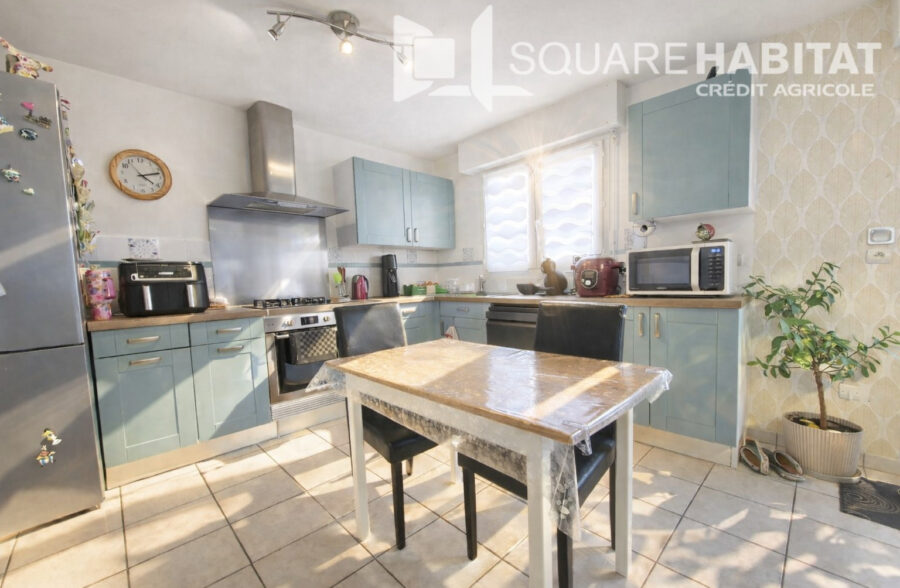 Pavillon récent semi plain pied 4 Chambres + Bureau