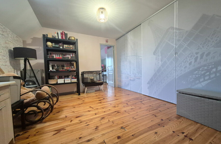 Pavillon récent semi plain pied 4 Chambres + Bureau