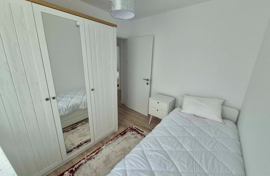 GROFFLIERS , Chalet neuf de plain pied 3 chambres , toutes options , en frais de notaire réduits , avec piscine chauffée !!