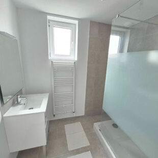 GROFFLIERS , Chalet neuf de plain pied 3 chambres , toutes options , en frais de notaire réduits , avec piscine chauffée !!