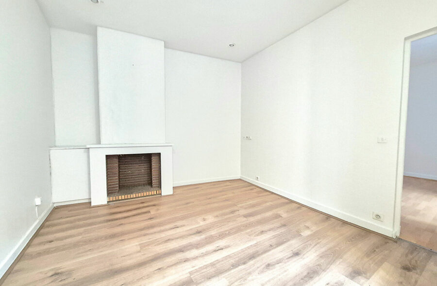 VIEUX-LILLE – HYPERCENTRE : JOLI TYPE 2 EN ARRIERE DE COPROPRIETE SECURISEE ET ENTRETENUE