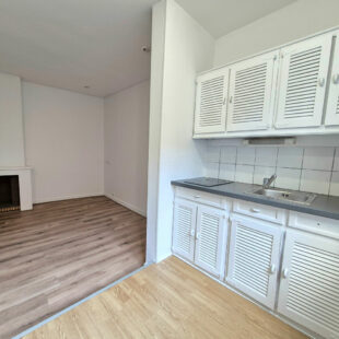 VIEUX-LILLE – HYPERCENTRE : JOLI TYPE 2 EN ARRIERE DE COPROPRIETE SECURISEE ET ENTRETENUE