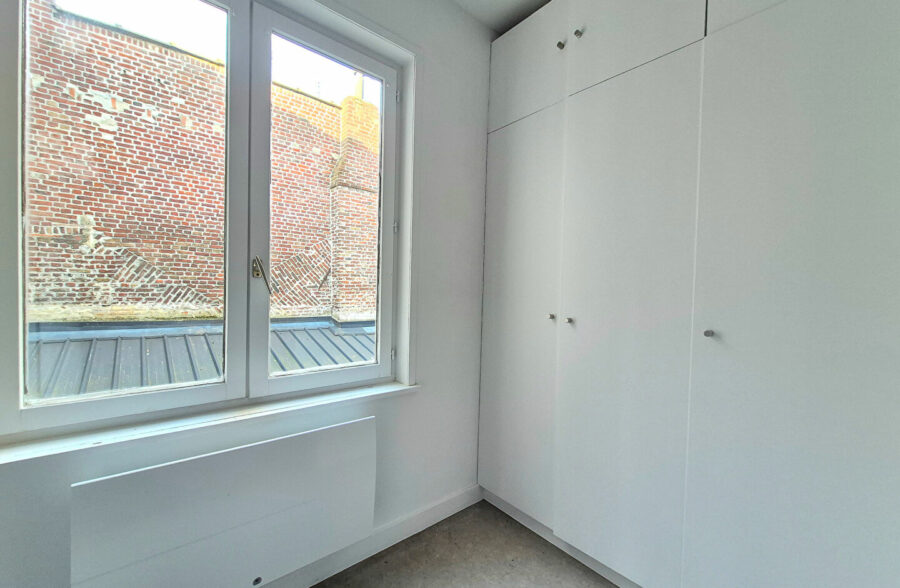 VIEUX-LILLE – HYPERCENTRE : JOLI TYPE 2 EN ARRIERE DE COPROPRIETE SECURISEE ET ENTRETENUE