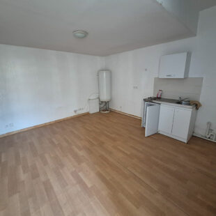 Immeuble comprenant 3 logements.