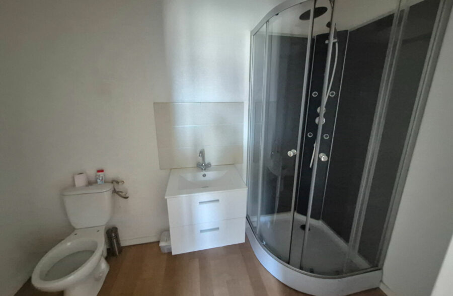 Immeuble comprenant 3 logements.