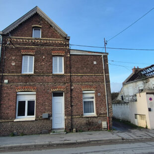 Immeuble comprenant 3 logements.