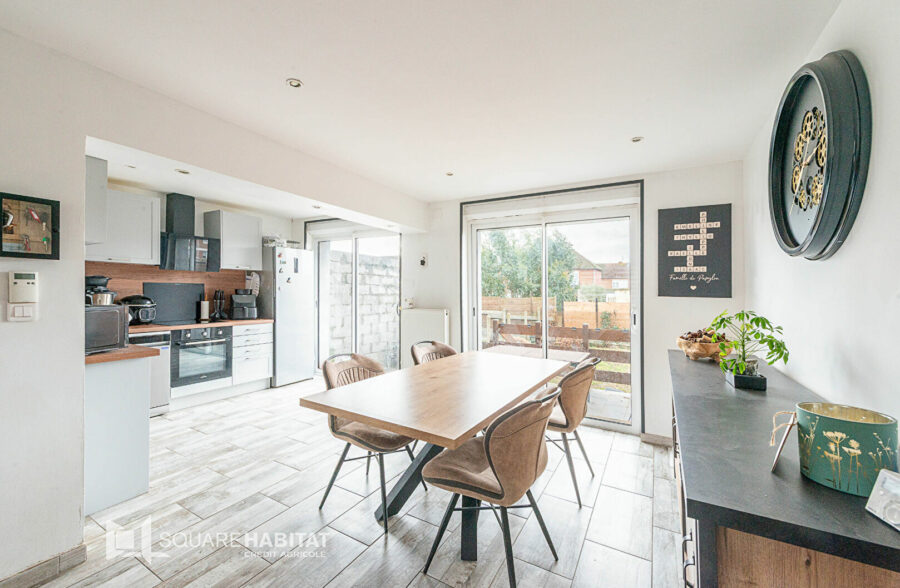 MAISON 3 CHAMBRES AVEC SOUS SOL