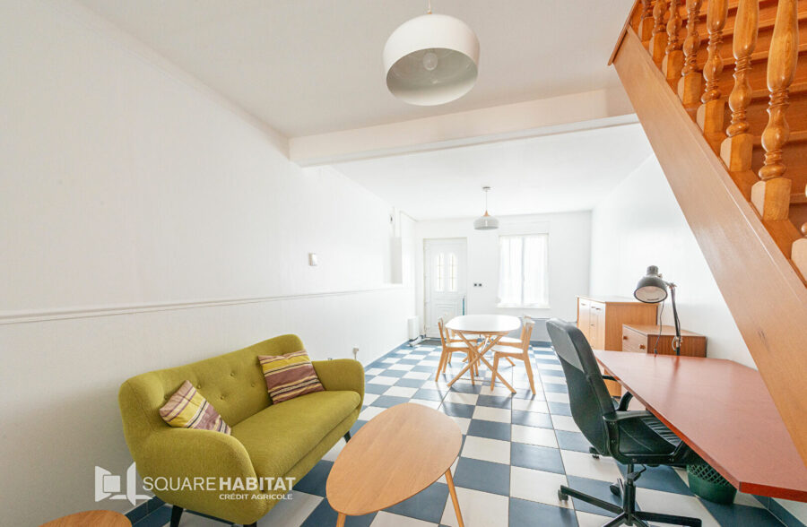 MAISON ENTIÈREMENT MEUBLÉE IDÉAL INVESTISSEMENT OU PREMIÈRE ACQUISITION ! &nbsp;Sous compromis&nbsp;