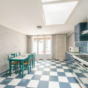 MAISON ENTIÈREMENT MEUBLÉE IDÉAL INVESTISSEMENT OU PREMIÈRE ACQUISITION ! &nbsp;Sous compromis&nbsp;