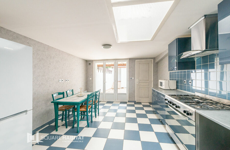 MAISON ENTIÈREMENT MEUBLÉE IDÉAL INVESTISSEMENT OU PREMIÈRE ACQUISITION ! &nbsp;Sous compromis&nbsp;