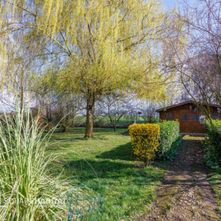 Pavillon individuel semi plain pieds